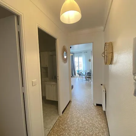 Grand T2 Pres De La Avec Parking Prive - Fr-1-833-20